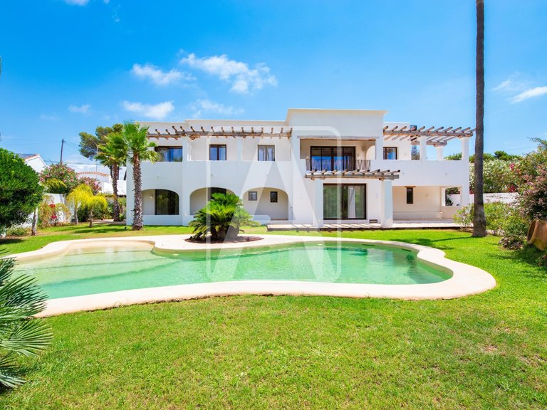 Villa for Sale in Moraira, Alicante 1