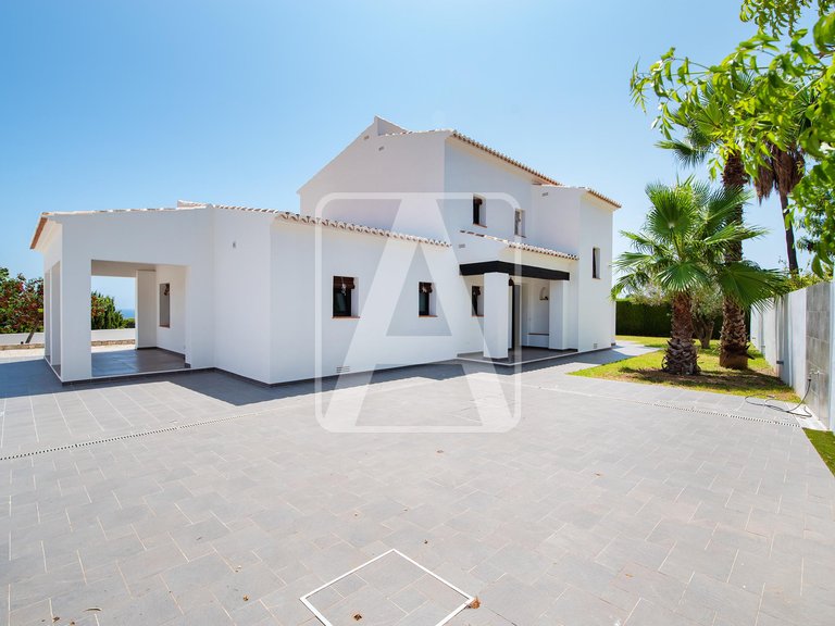 Villa for Sale in Moraira, Alicante 46