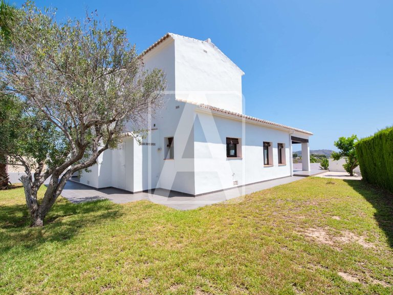 Villa for Sale in Moraira, Alicante 9