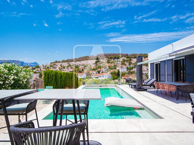 Villa for Sale in Calpe, Alicante 2