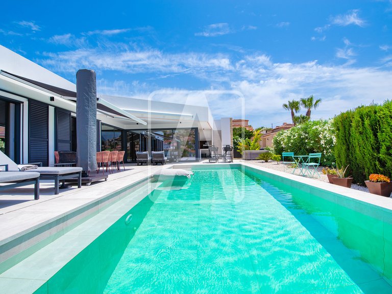 Villa for Sale in Calpe, Alicante 32