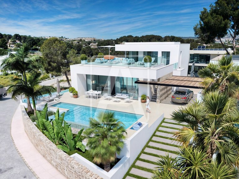 Villa for Sale in Moraira, Alicante 2