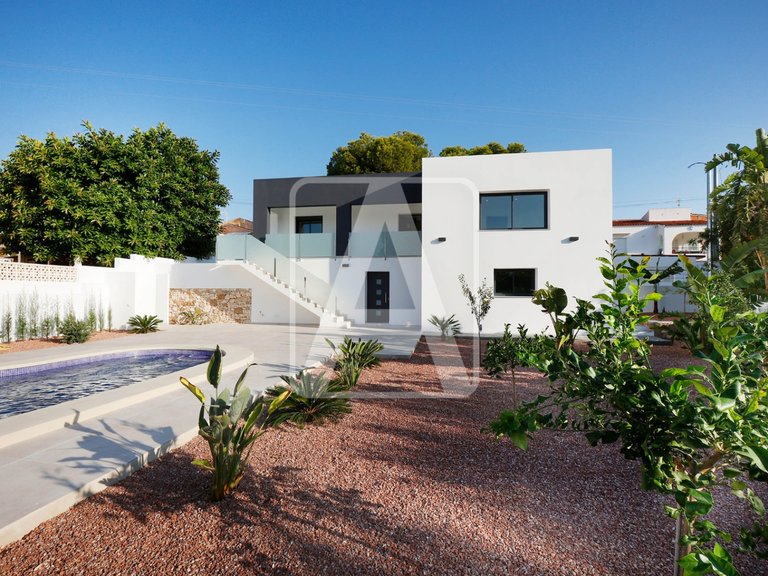 Villa for Sale in Calpe, Alicante 27