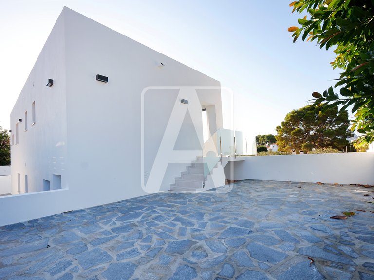 Villa for Sale in Calpe, Alicante 36