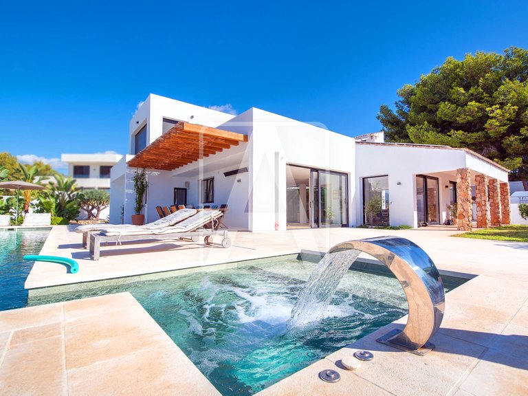 Villa for Sale in Benissa, Alicante 2