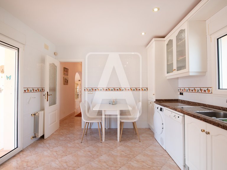 Villa for Sale in Benissa, Alicante 38