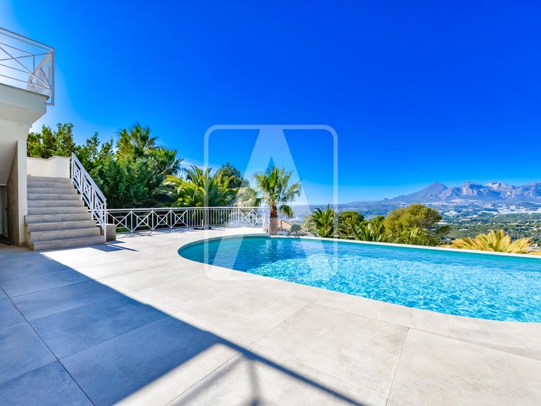 Villa for Sale in Altea, Alicante 1