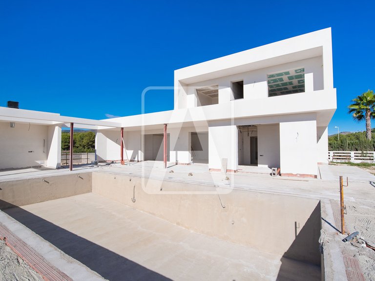 Villa for Sale in Calpe, Alicante 1
