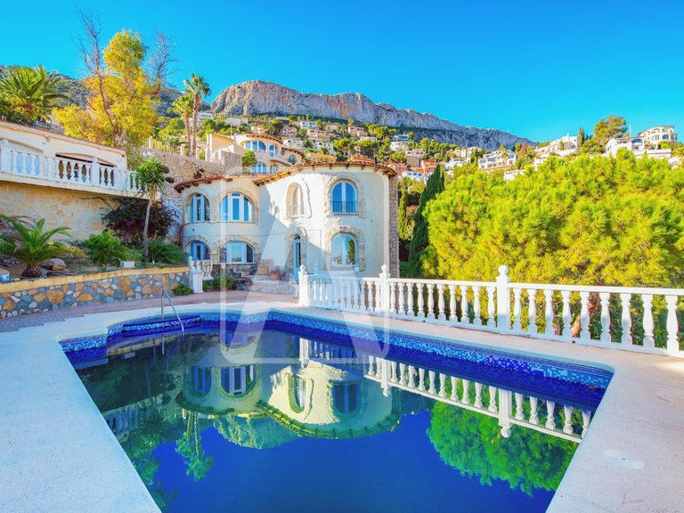 Villa for Sale in Calpe, Alicante 1