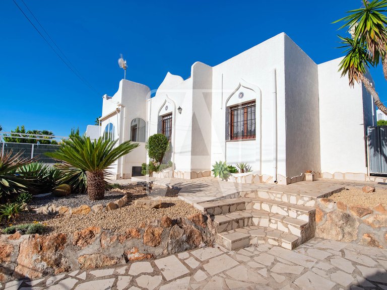 Villa for Sale in Calpe, Alicante 1