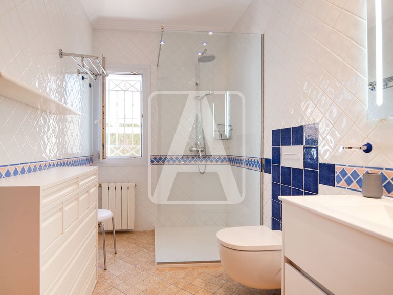 Villa for Sale in Calpe, Alicante 25