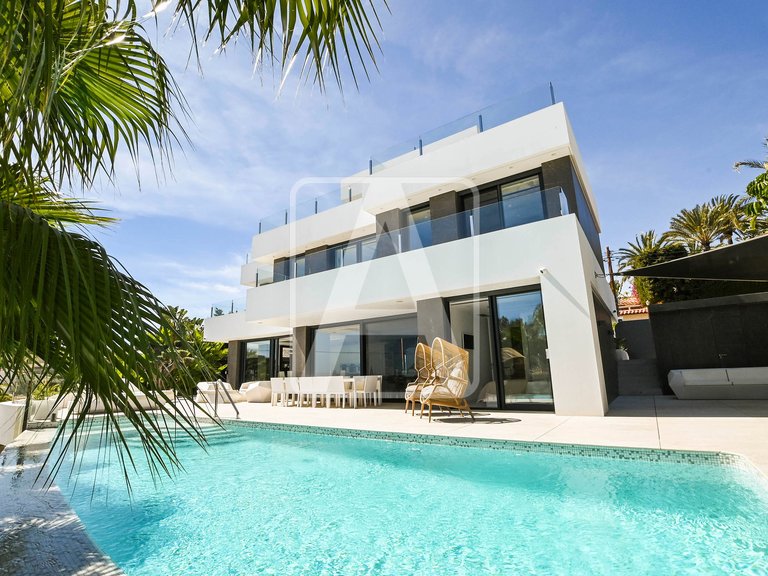 Villa for Sale in Calpe, Alicante 1