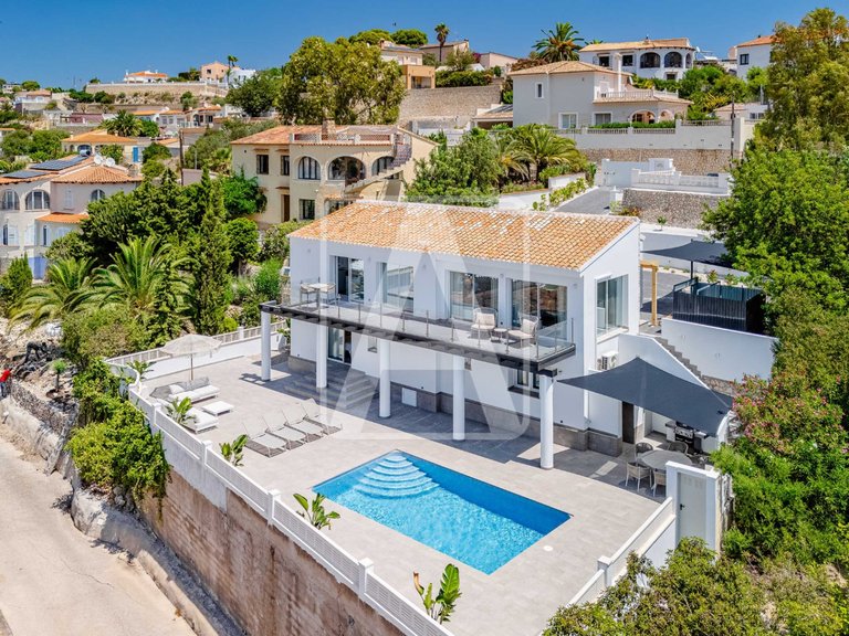 Villa for Sale in Calpe, Alicante 1
