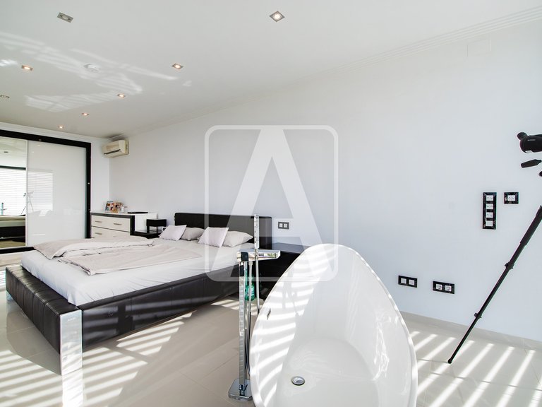 Villa for Sale in Calpe, Alicante 28