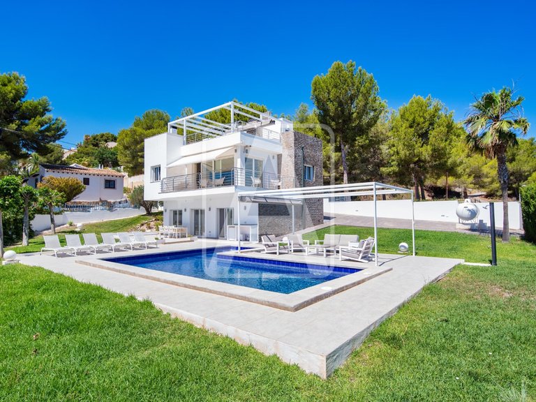 Villa for Sale in Moraira, Alicante 1