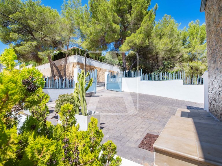 Villa for Sale in Moraira, Alicante 41