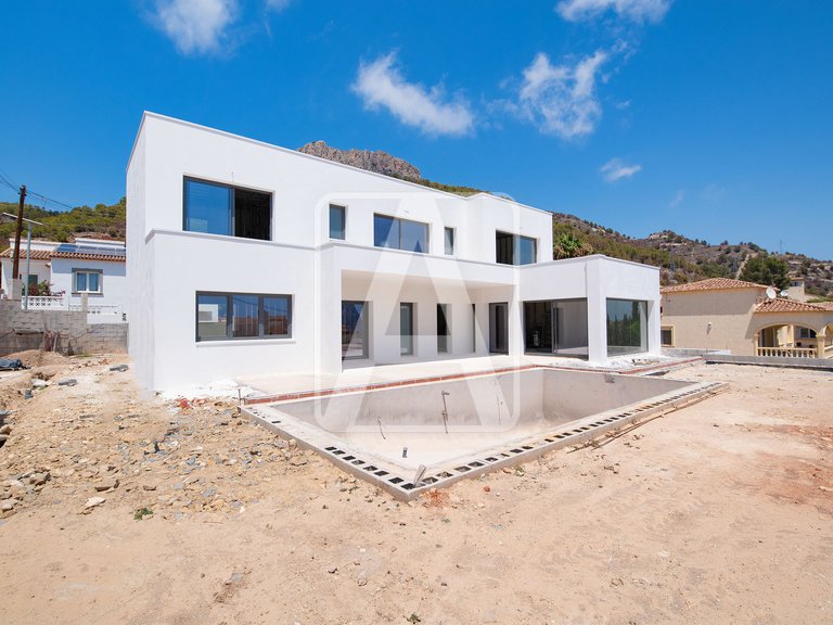 Villa for Sale in Calpe, Alicante 1