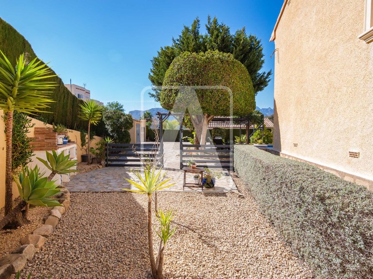 Villa for Sale in Calpe, Alicante 46