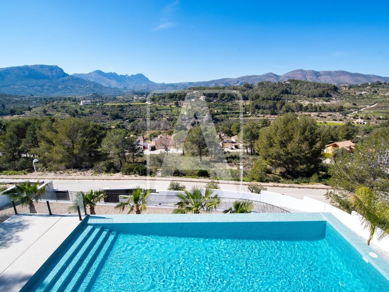 Villa for Sale in Calpe, Alicante 2