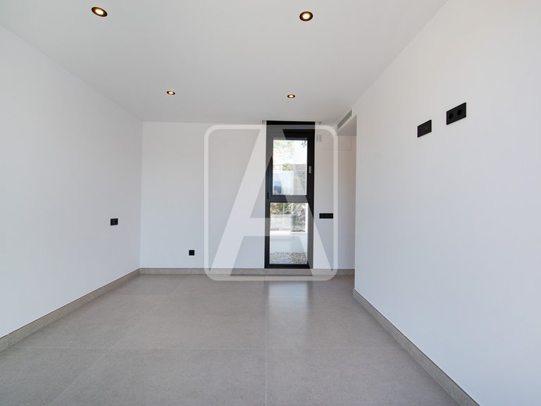 Villa for Sale in Calpe, Alicante 25