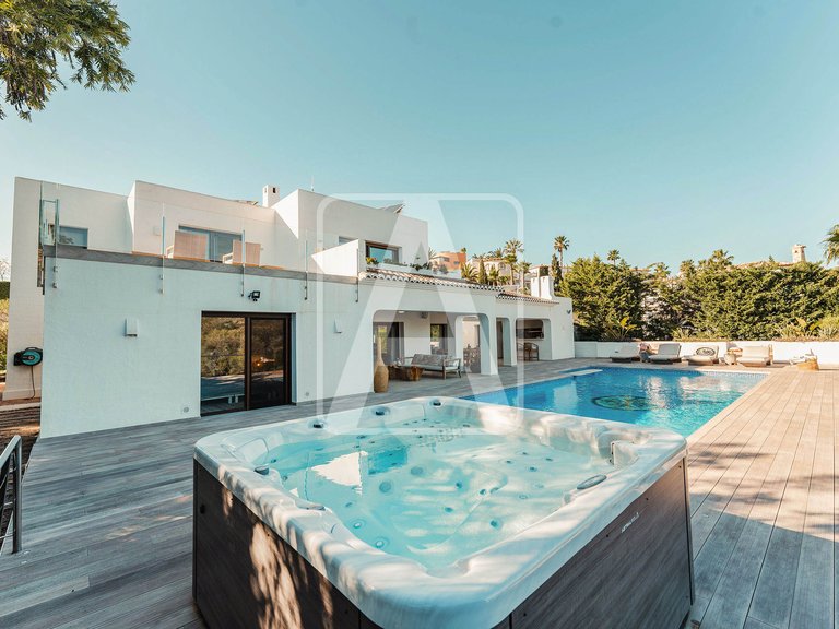 Villa for Sale in Moraira, Alicante 1