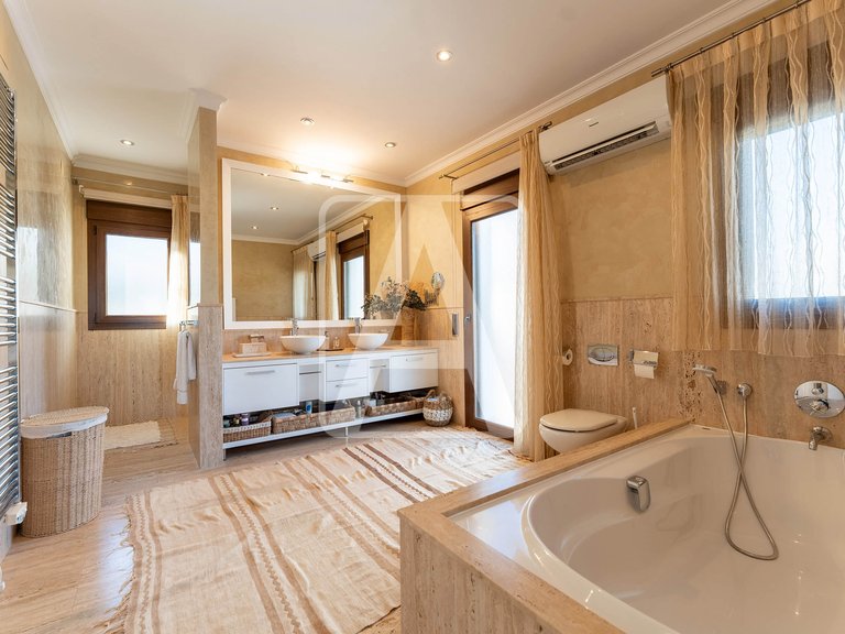 Villa for Sale in Moraira, Alicante 27
