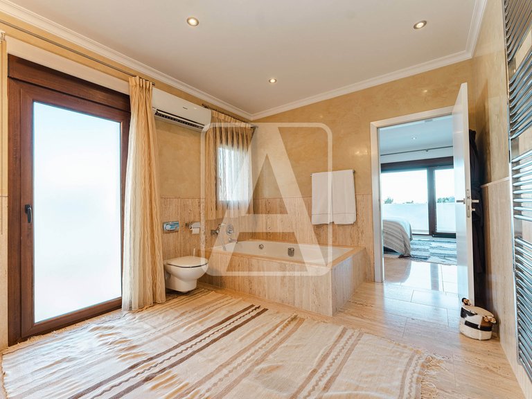 Villa for Sale in Moraira, Alicante 28