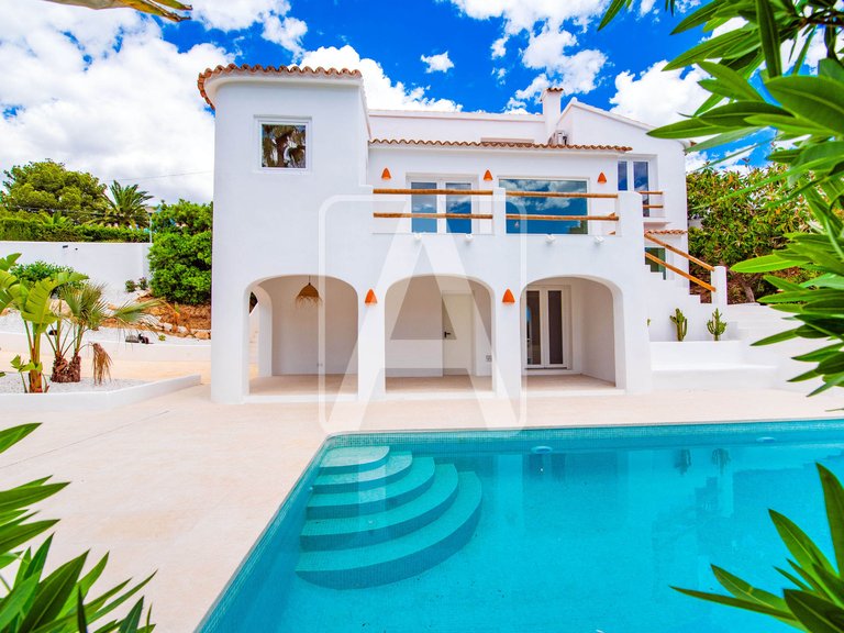 Villa for Sale in Moraira, Alicante 2