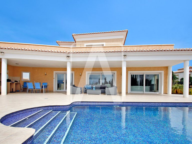 Villa for Sale in Calpe, Alicante 1
