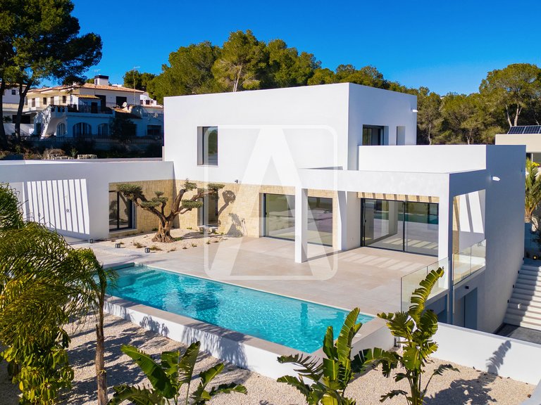 Villa for Sale in Moraira, Alicante 1