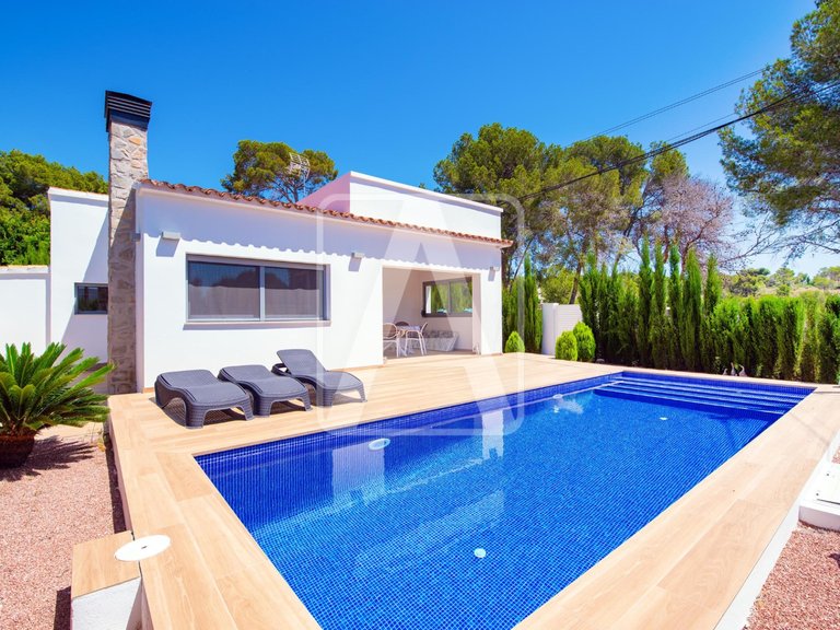Villa for Sale in Benissa, Alicante 1