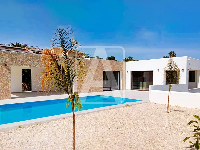 Villa for Sale in Moraira, Alicante 1