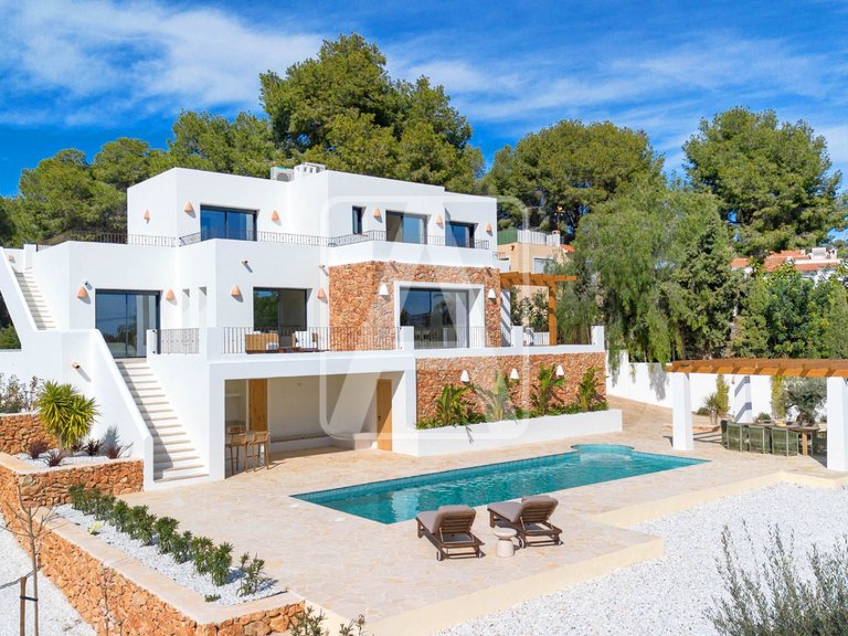 Villa for Sale in Moraira, Alicante 1