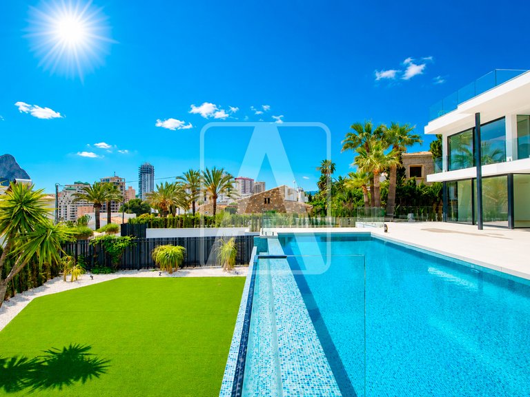 Villa for Sale in Calpe, Alicante 3