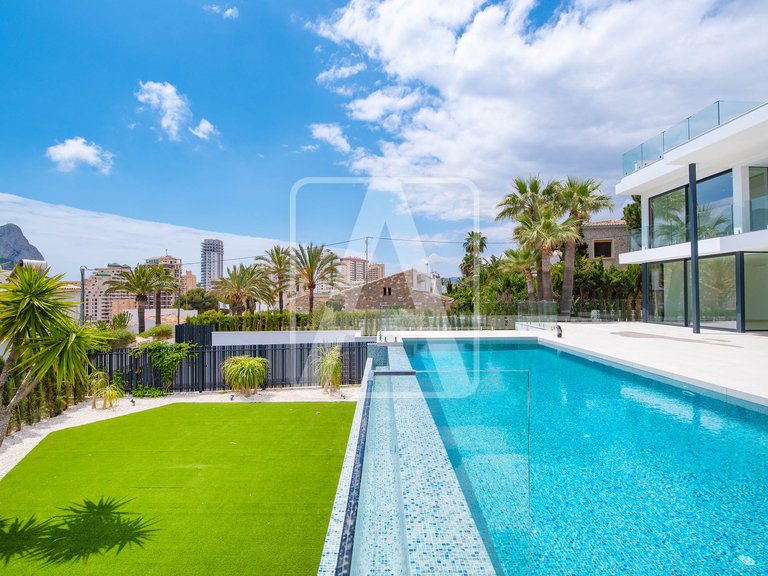 Villa for Sale in Calpe, Alicante 3
