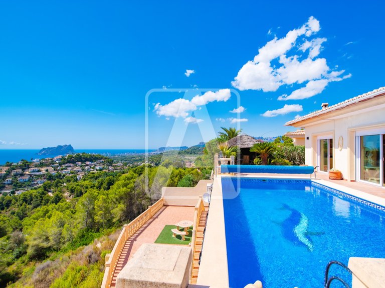 Villa for Sale in Moraira, Alicante 2