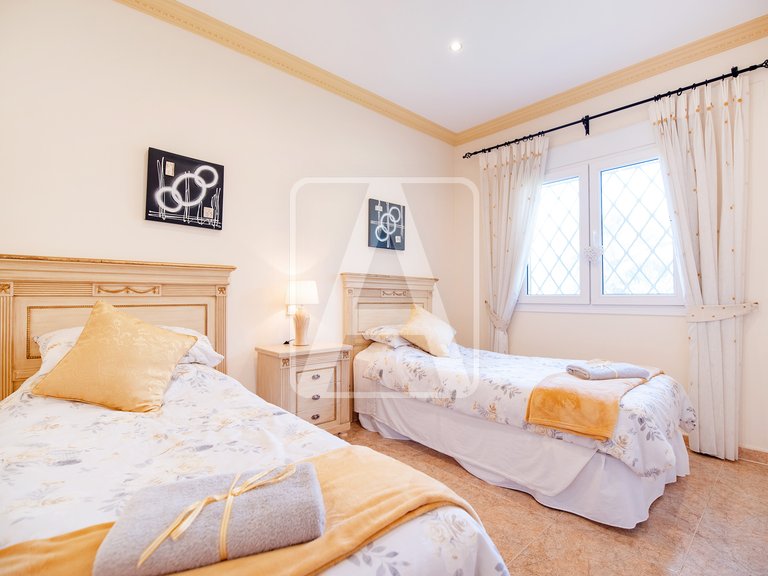 Villa for Sale in Moraira, Alicante 32