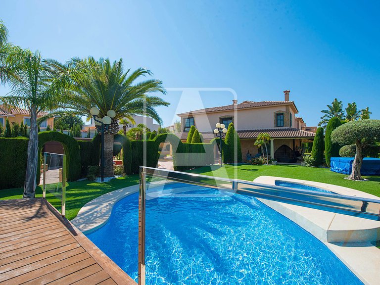 Villa for Sale in Calpe, Alicante 1
