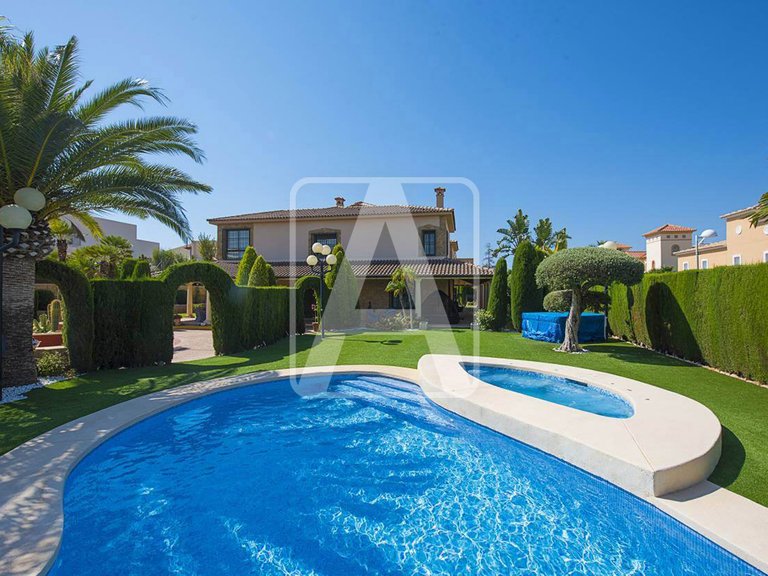 Villa for Sale in Calpe, Alicante 13