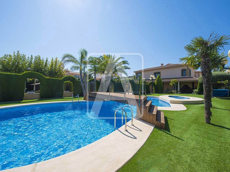 Villa for Sale in Calpe, Alicante 36