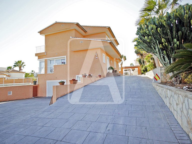 Villa for Sale in Calpe, Alicante 9