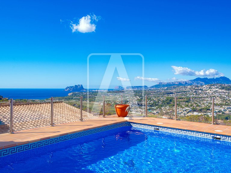 Villa for Sale in Moraira, Alicante 1