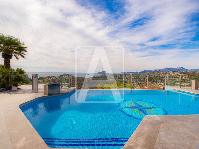 Villa for Sale in Moraira, Alicante 1