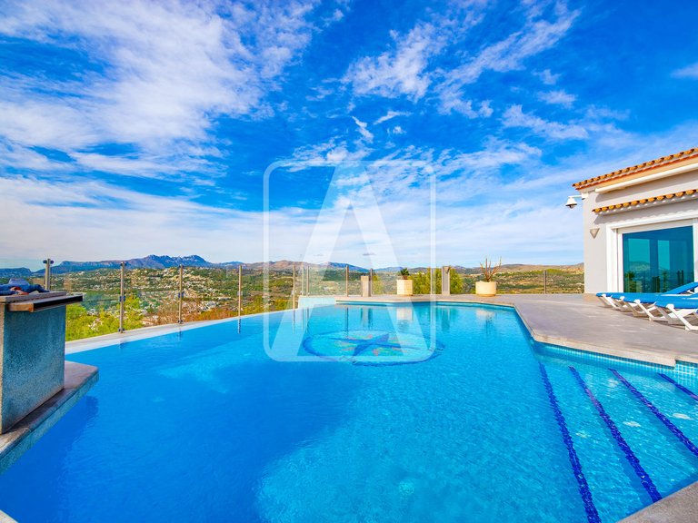 Villa for Sale in Moraira, Alicante 3