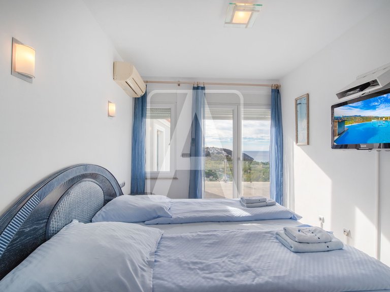 Villa for Sale in Moraira, Alicante 33