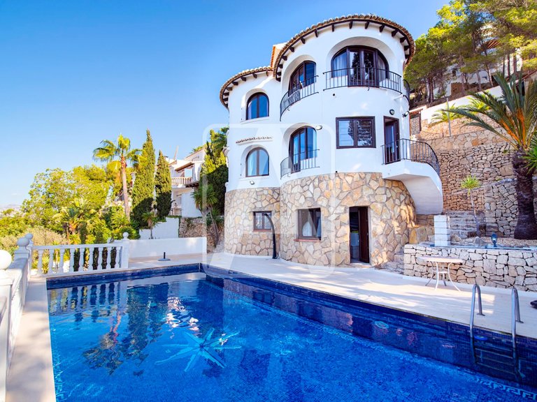 Villa for Sale in Moraira, Alicante 1