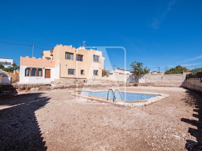Villa for Sale in Calpe, Alicante 1