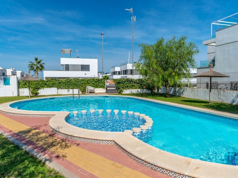 Villa for Sale in VillamartÍn, Alicante 32