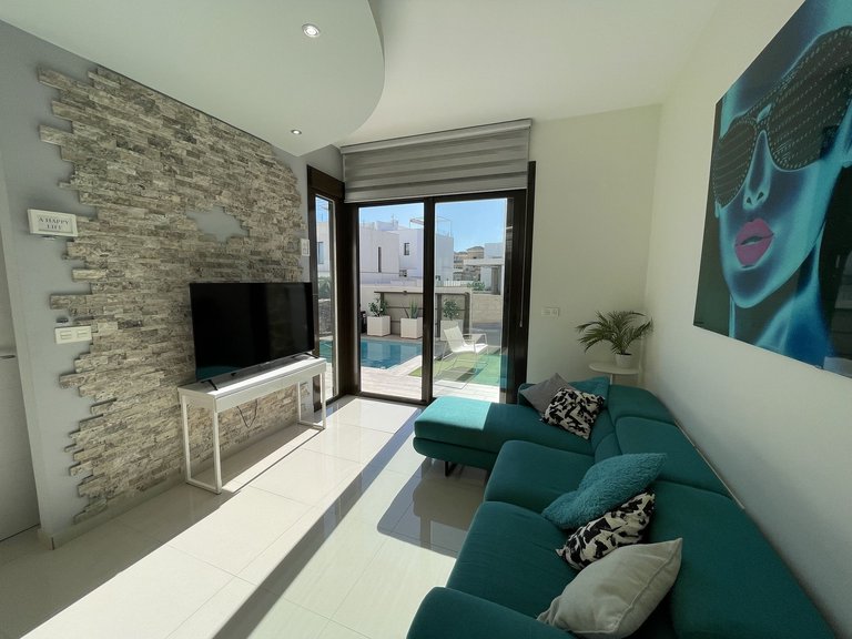 Villa for Sale in VillamartÍn, Alicante 15