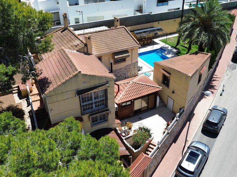 Villa for Sale in Los Balcones - Los Altos, Alicante 1